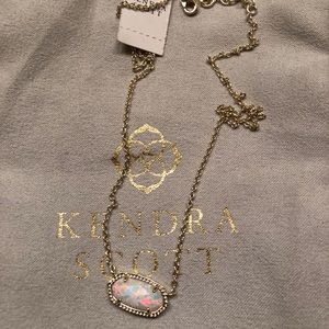 Kendra Scott necklace
